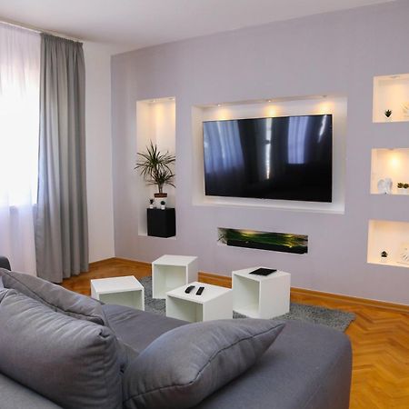 Apartment Luno Каштела Екстер'єр фото
