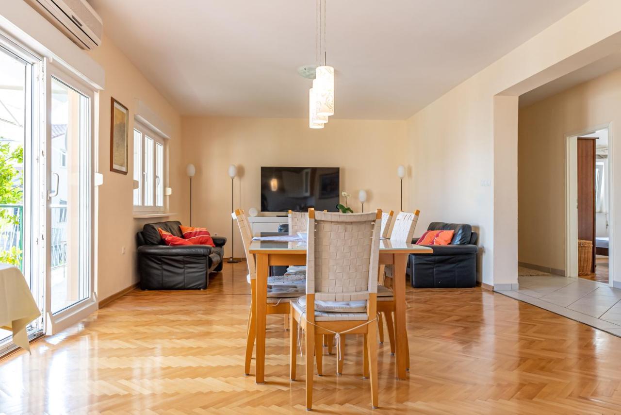 Apartment Luno Каштела Екстер'єр фото