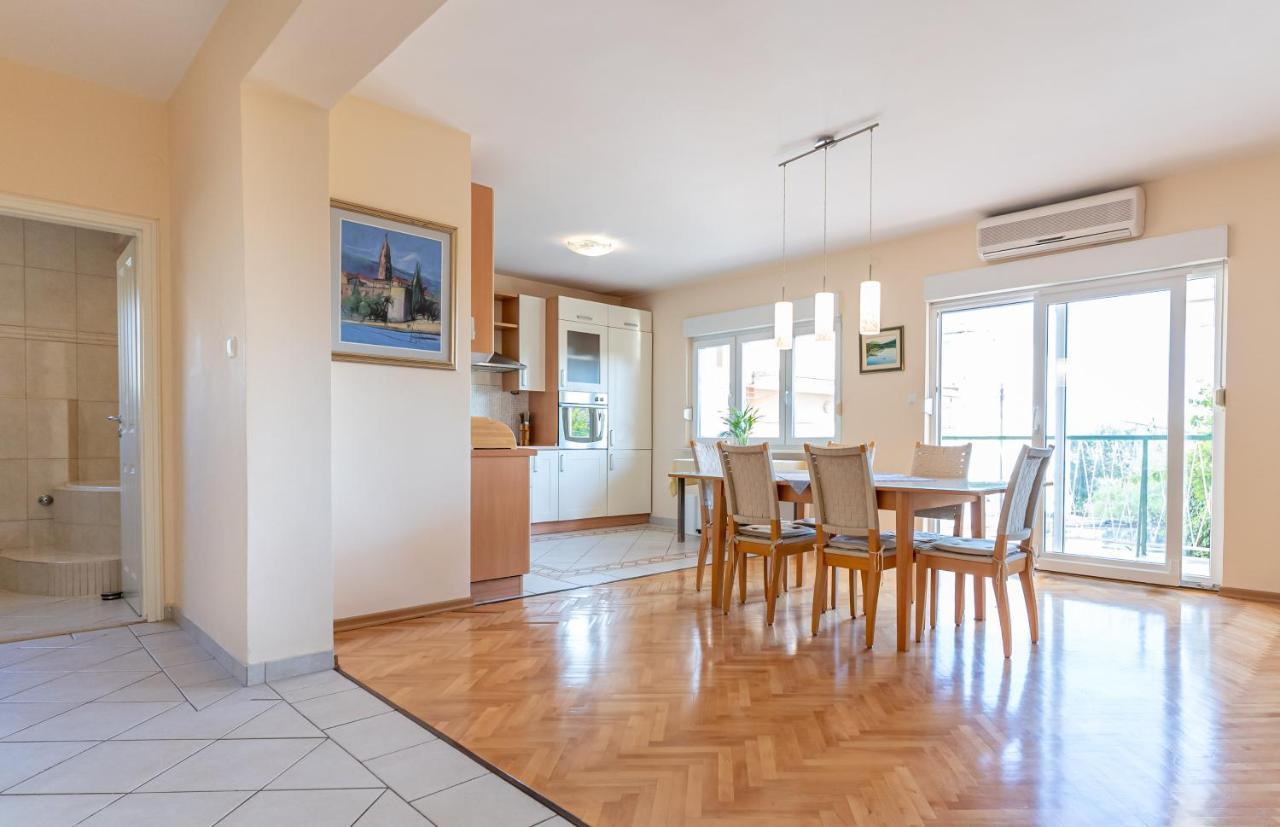 Apartment Luno Каштела Екстер'єр фото