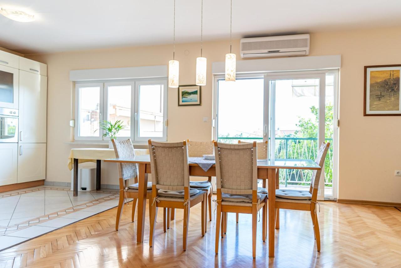 Apartment Luno Каштела Екстер'єр фото