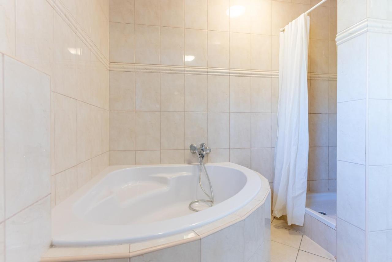 Apartment Luno Каштела Екстер'єр фото