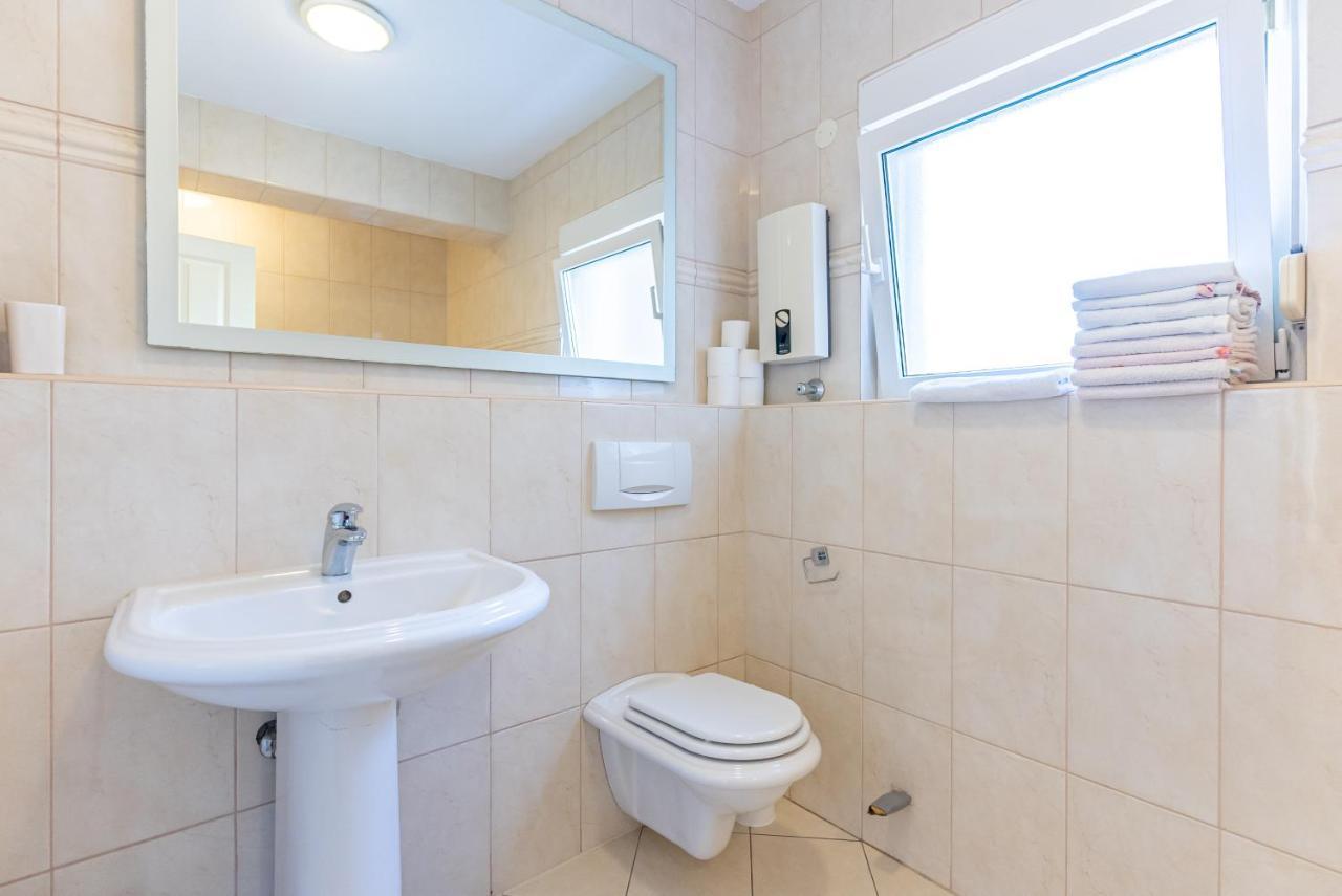Apartment Luno Каштела Екстер'єр фото