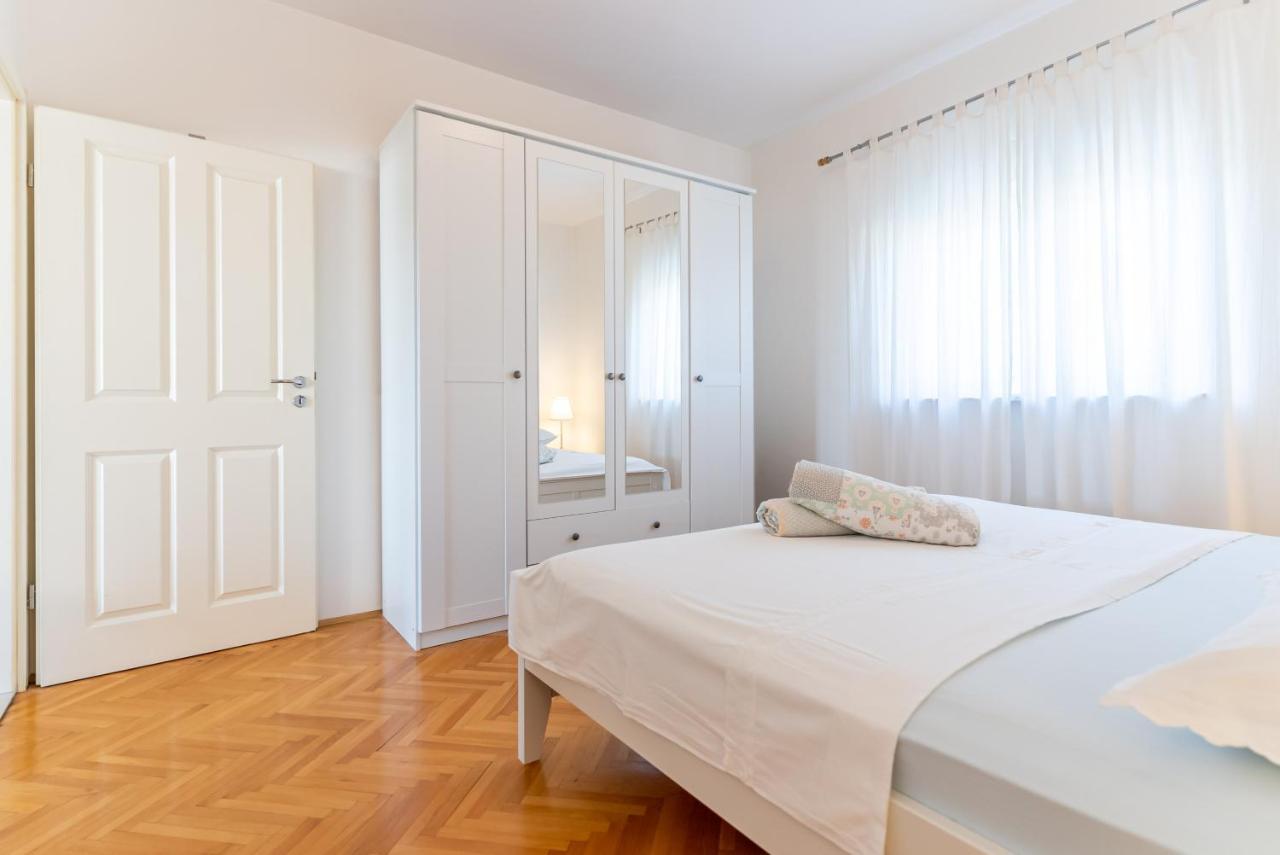 Apartment Luno Каштела Екстер'єр фото