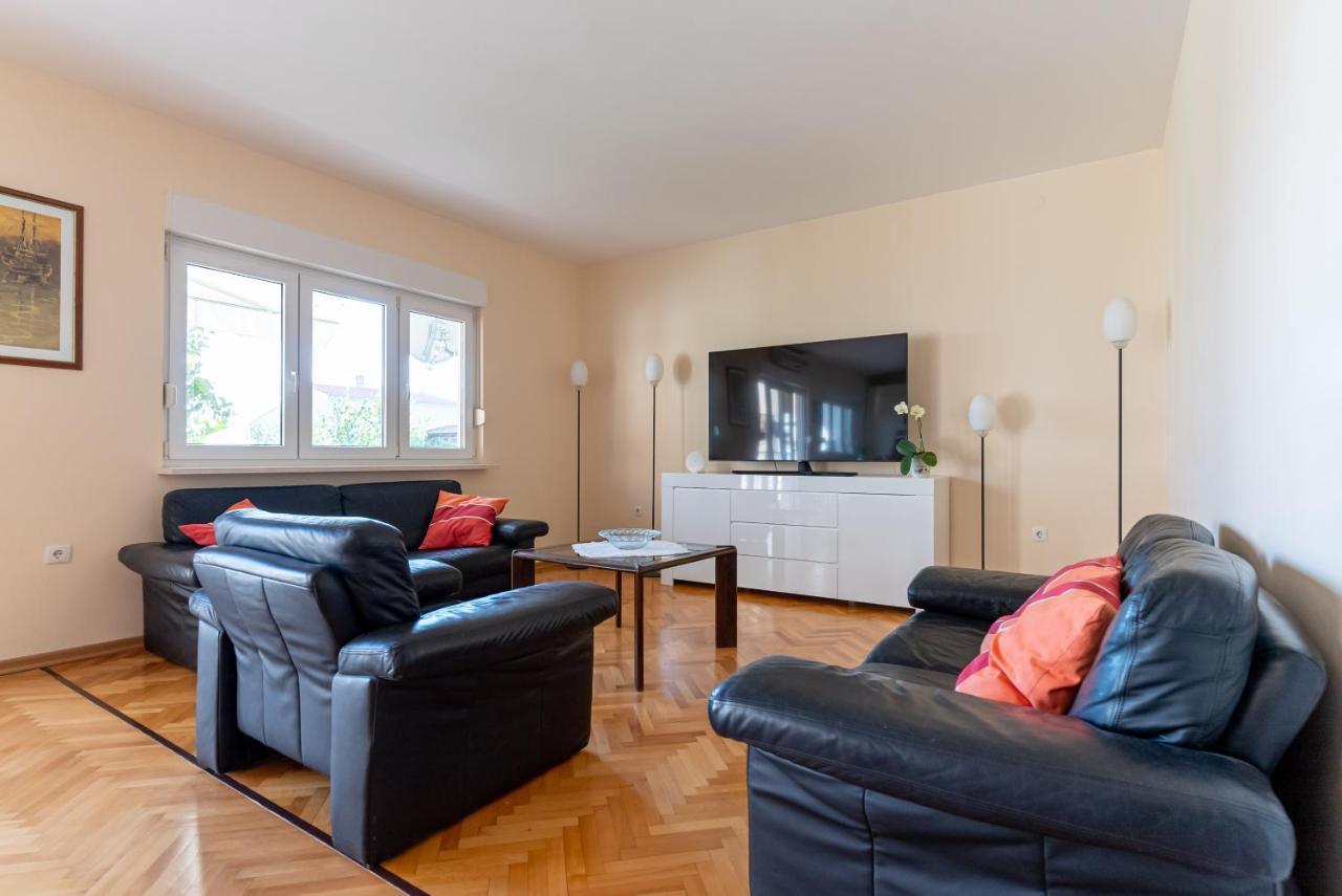 Apartment Luno Каштела Екстер'єр фото