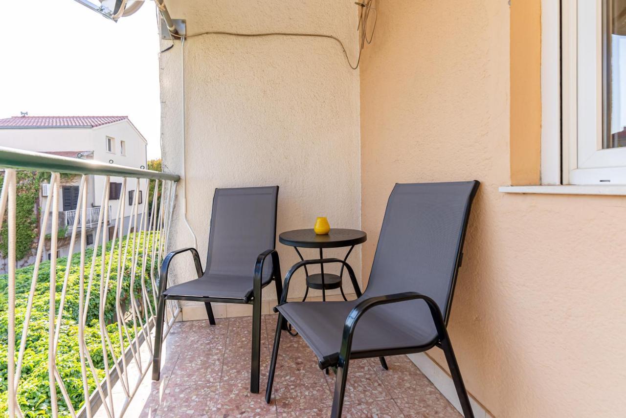 Apartment Luno Каштела Екстер'єр фото