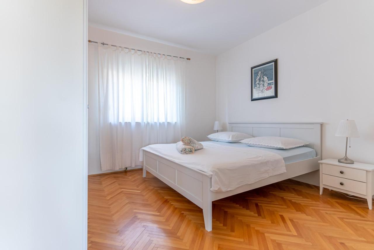 Apartment Luno Каштела Екстер'єр фото